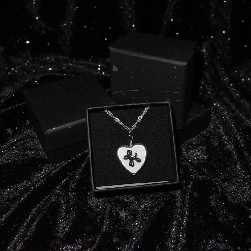 Y2k Nostalgia Necklace | 925 Silver Chain Monochrome Clay Charm Necklace | Minimalist Cheetah Heart & Balloon Dog Design