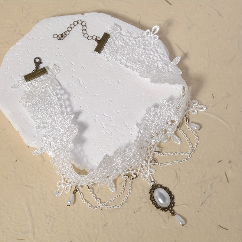 vintage white lace pendant choker