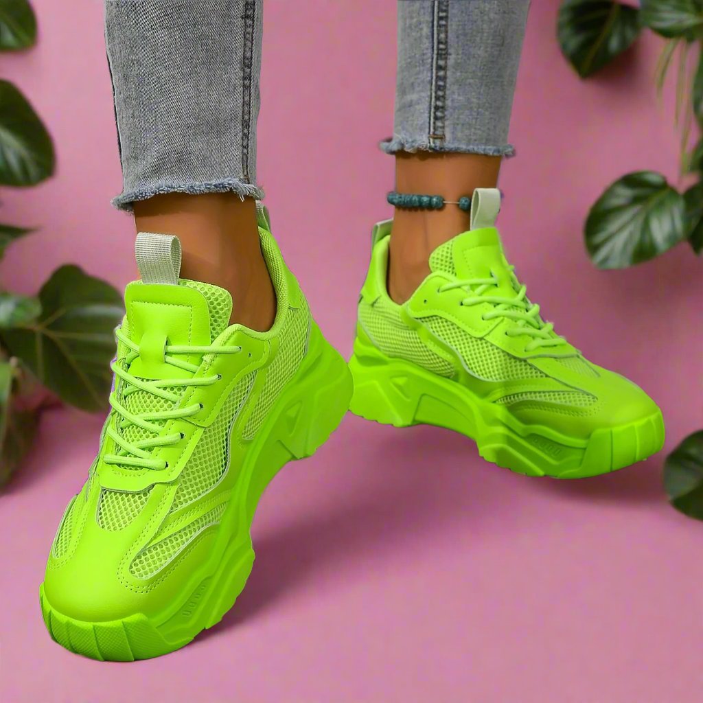 "can't miss me steppin'" neon low-top sneakers