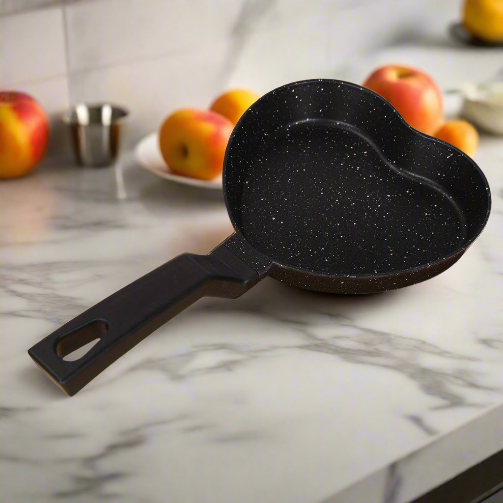 "mornin', sweetheart" petite egg pan