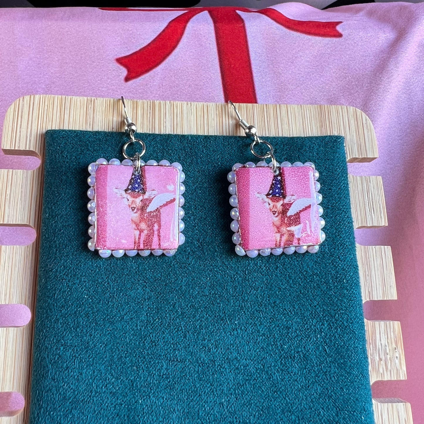 liminal fairy deer earrings, deer earrings, fairycore earrings, y2k earrings, handmade polymer clay earrings, pink earrings, liminal space jewelry, indie earrings, wizardcore jewelry, animal earrings, nostalgic jewelry, flash photo earrings, square charm earrings, Olive Made