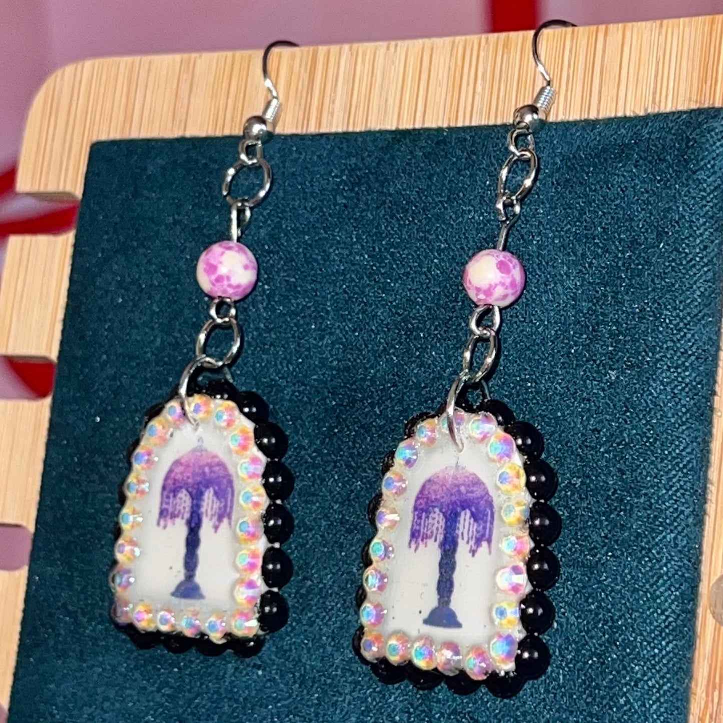 crystal lamp earrings, vintage lamp earrings, lamp charm earrings, rose quartz earrings, purple jasper earrings, indian agate earrings, pearl earrings, lavender pearl earrings, black pearl earrings, rhinestone earrings, fairycore jewelry, gothic coquette jewelry, handmade polymer clay earrings, hypoallergenic earrings, 18k gold plated earrings, statement charm earrings, whimsical jewelry, y2k fairycore earrings, olive made