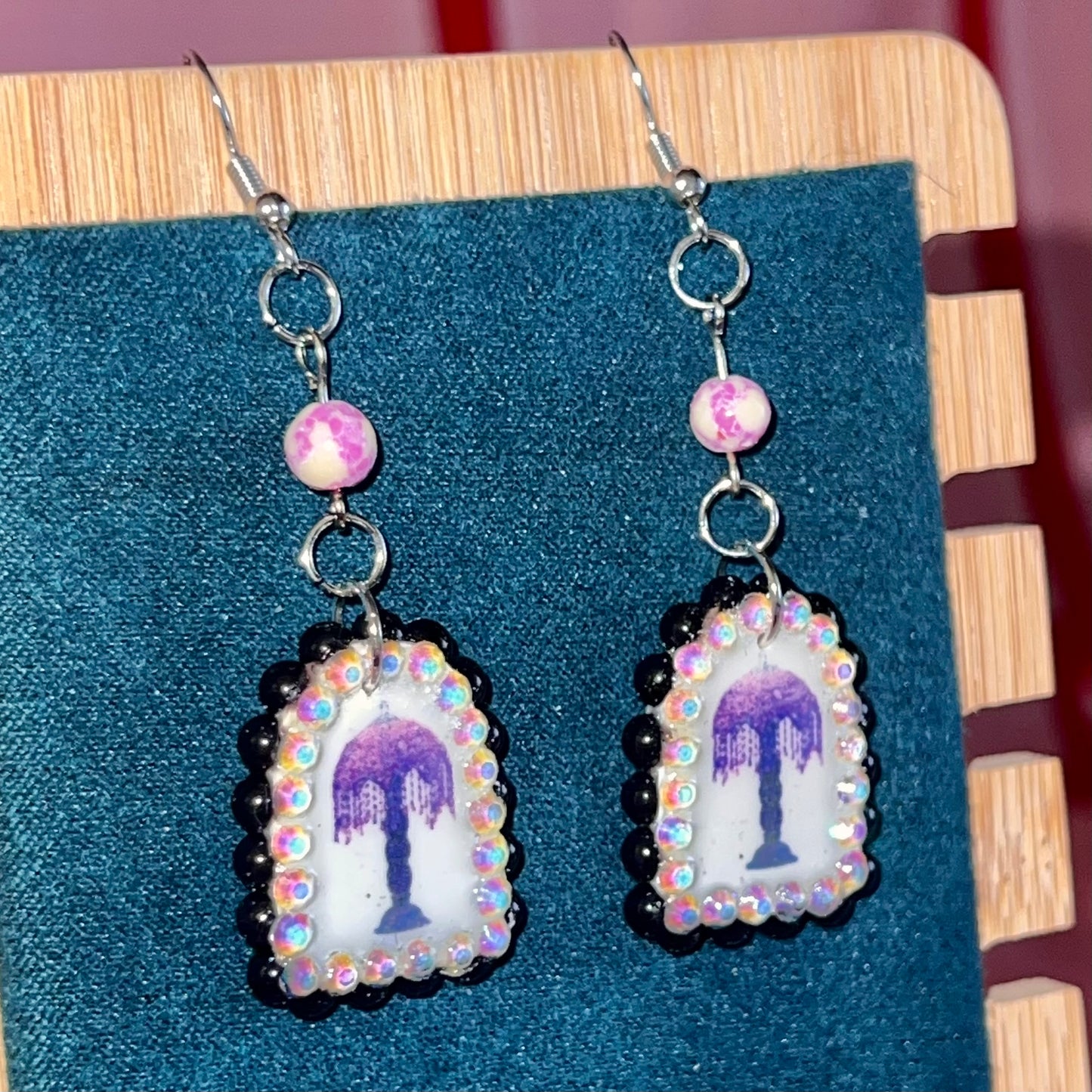 crystal lamp earrings, vintage lamp earrings, lamp charm earrings, rose quartz earrings, purple jasper earrings, indian agate earrings, pearl earrings, lavender pearl earrings, black pearl earrings, rhinestone earrings, fairycore jewelry, gothic coquette jewelry, handmade polymer clay earrings, hypoallergenic earrings, 18k gold plated earrings, statement charm earrings, whimsical jewelry, y2k fairycore earrings, olive made