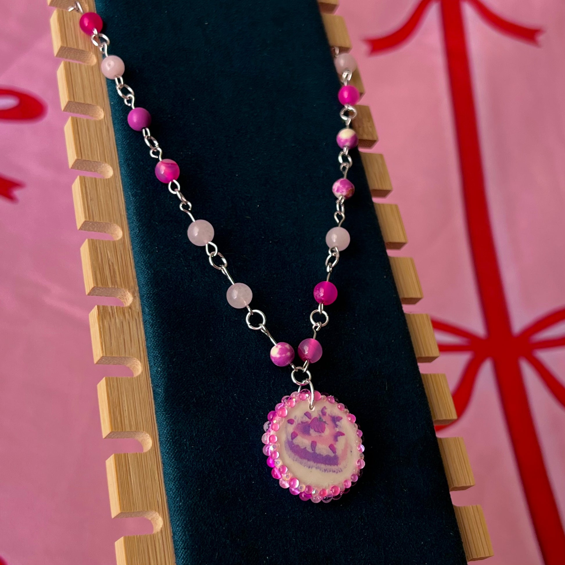 strawberry cake necklace, strawberry charm necklace, coquette necklace, pink crystal necklace, rose quartz necklace, pink agate necklace, dessertcore jewelry, kawaii necklace, y2k coquette jewelry, rhinestone charm necklace, handmade polymer clay charm, strawberrycore jewelry