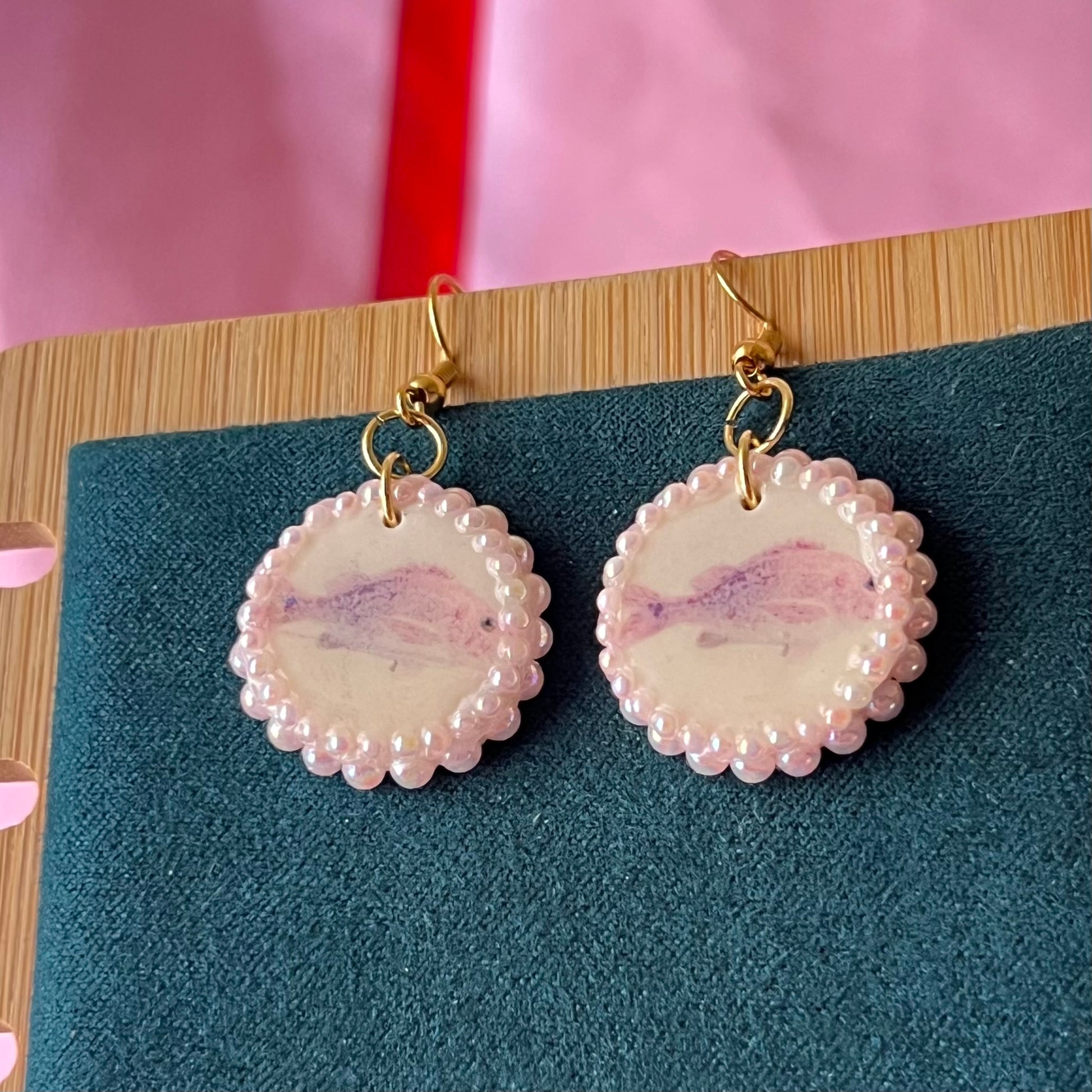 pastel pink iridescent earrings, fish charm earrings, pearl dangle earrings, y2k earrings, dreamcore jewelry, coquette earrings, kawaii earrings, pink pearl earrings, handmade polymer clay earrings, 18k gold plated hooks, statement earrings, olive made