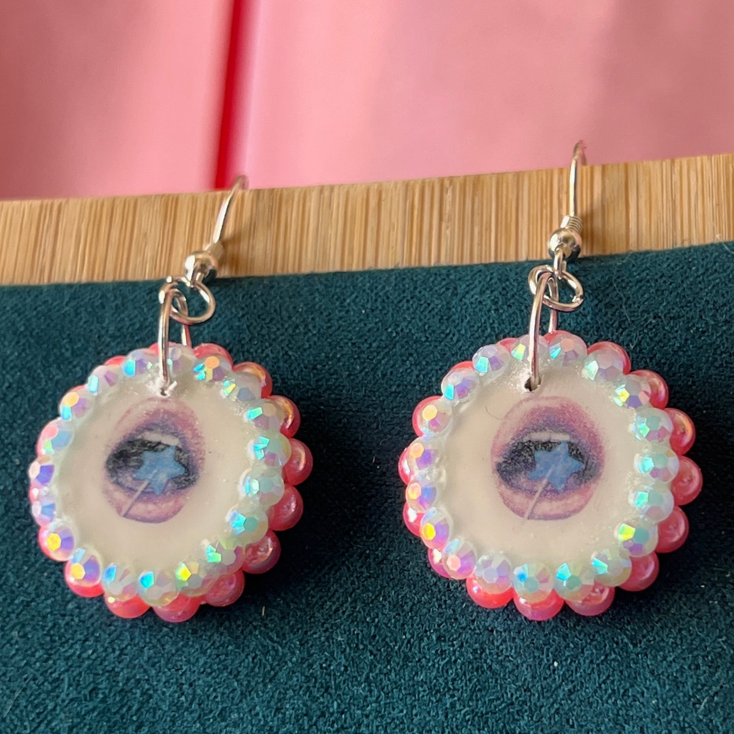 Y2K Star Pop Lip Charm Earrings | Iridescent Pink Beaded Earrings