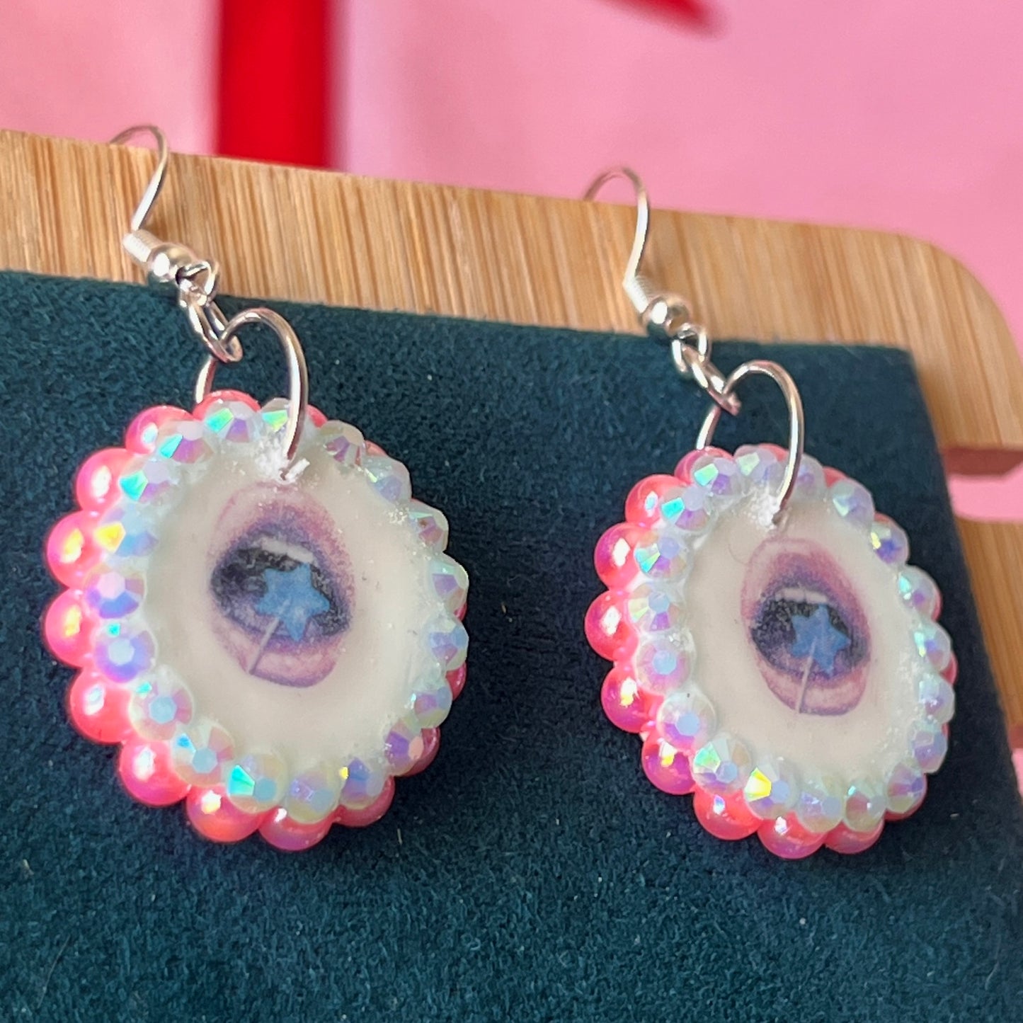 Y2K Star Pop Lip Charm Earrings | Iridescent Pink Beaded Earrings