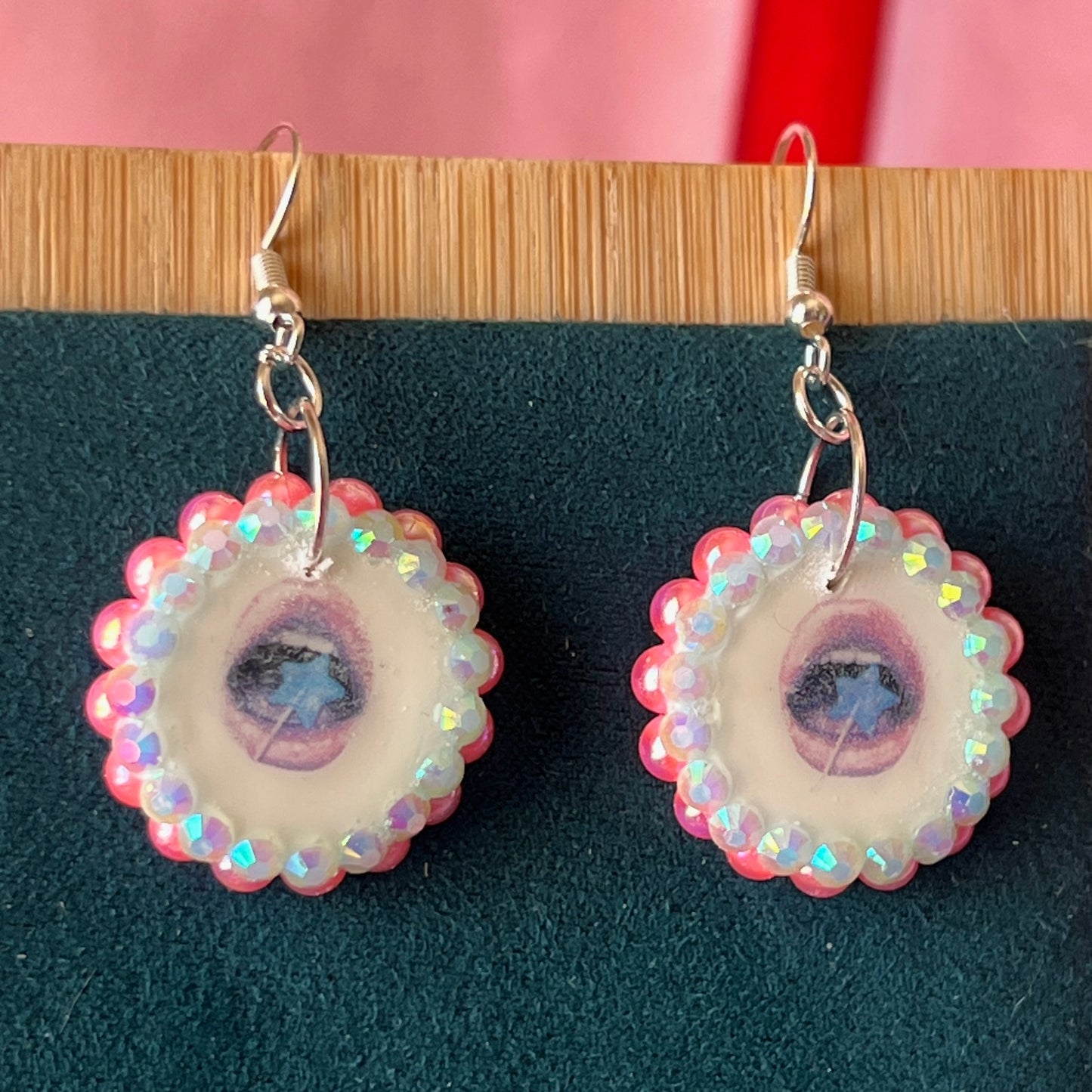 Y2K Star Pop Lip Charm Earrings | Iridescent Pink Beaded Earrings
